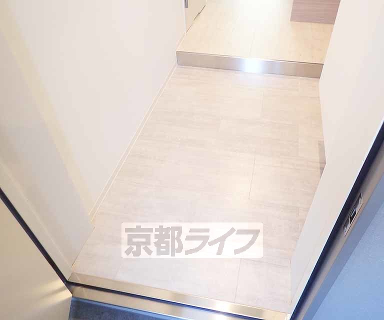 玄関　シューズクローク付の玄関