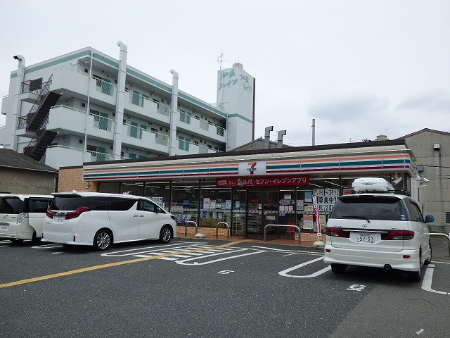 コンビニ　セブンイレブン（コンビニ）まで414m