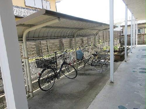 その他共有部分　屋根付き駐輪場