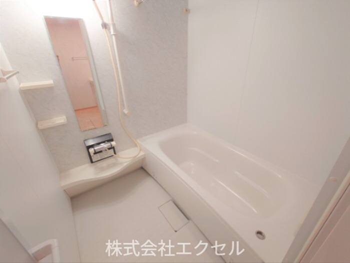 バス・シャワールーム　浴室乾燥機付き。