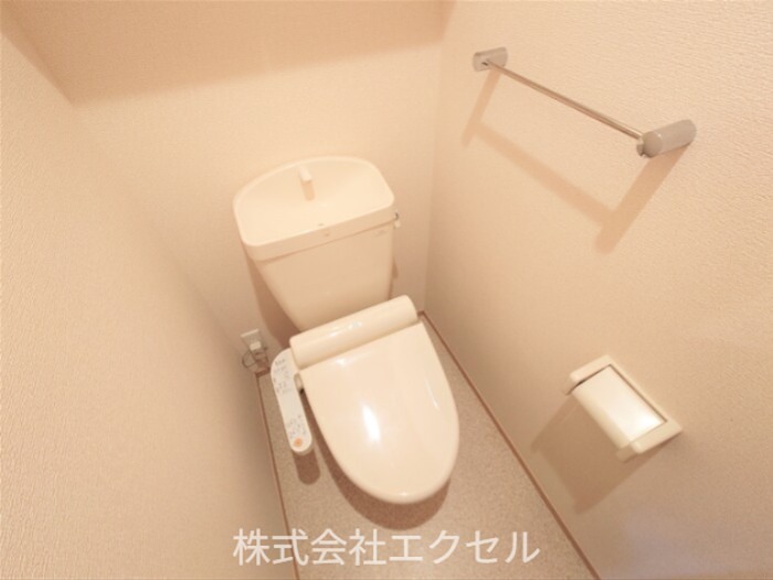 トイレ　温水洗浄暖房便座