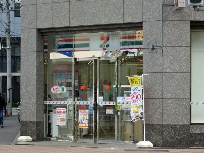 コンビニ　セブンイレブン中央区入船3丁目店（コンビニ）まで180m