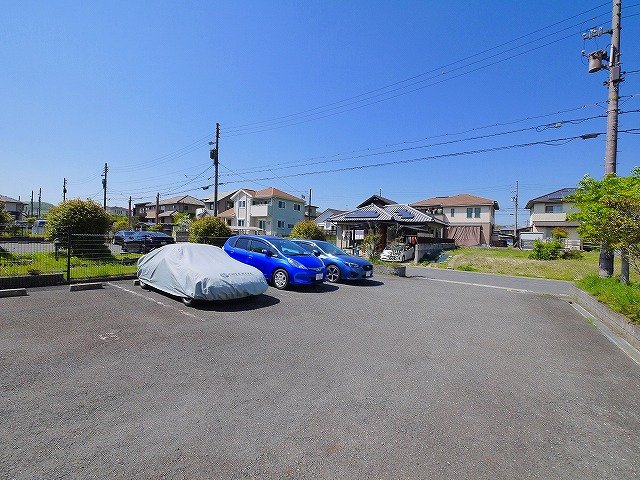駐車場　駐車場完備です