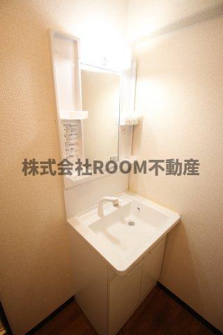 洗面設備　コンパクトで使いやすい洗面所