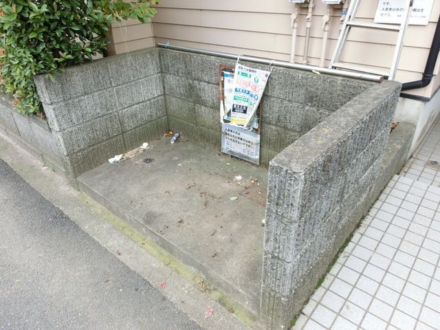 エントランス　★ゴミ捨て場です★