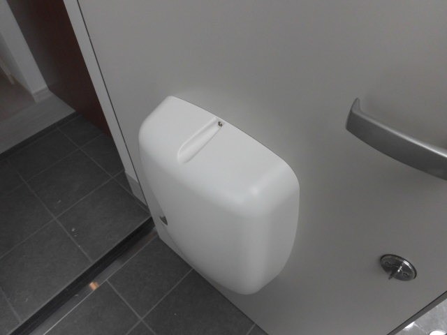 玄関　玄関郵便受け