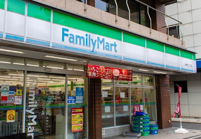 コンビニ　ファミリーマート東神田二丁目店（コンビニ）まで127m