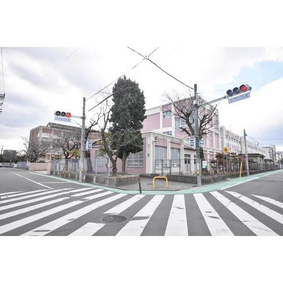 中学校　名古屋市立長良中学校（中学校）まで2900m