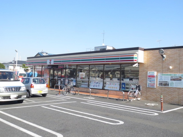 コンビニ　セブンイレブン（コンビニ）まで624m