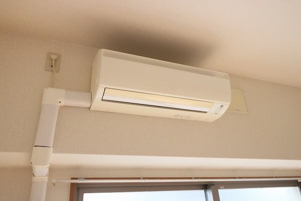 その他　エアコンは設備です。