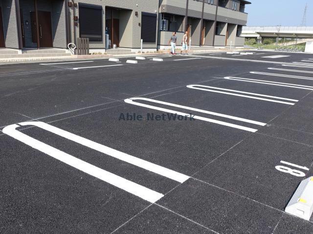 駐車場　駐車場