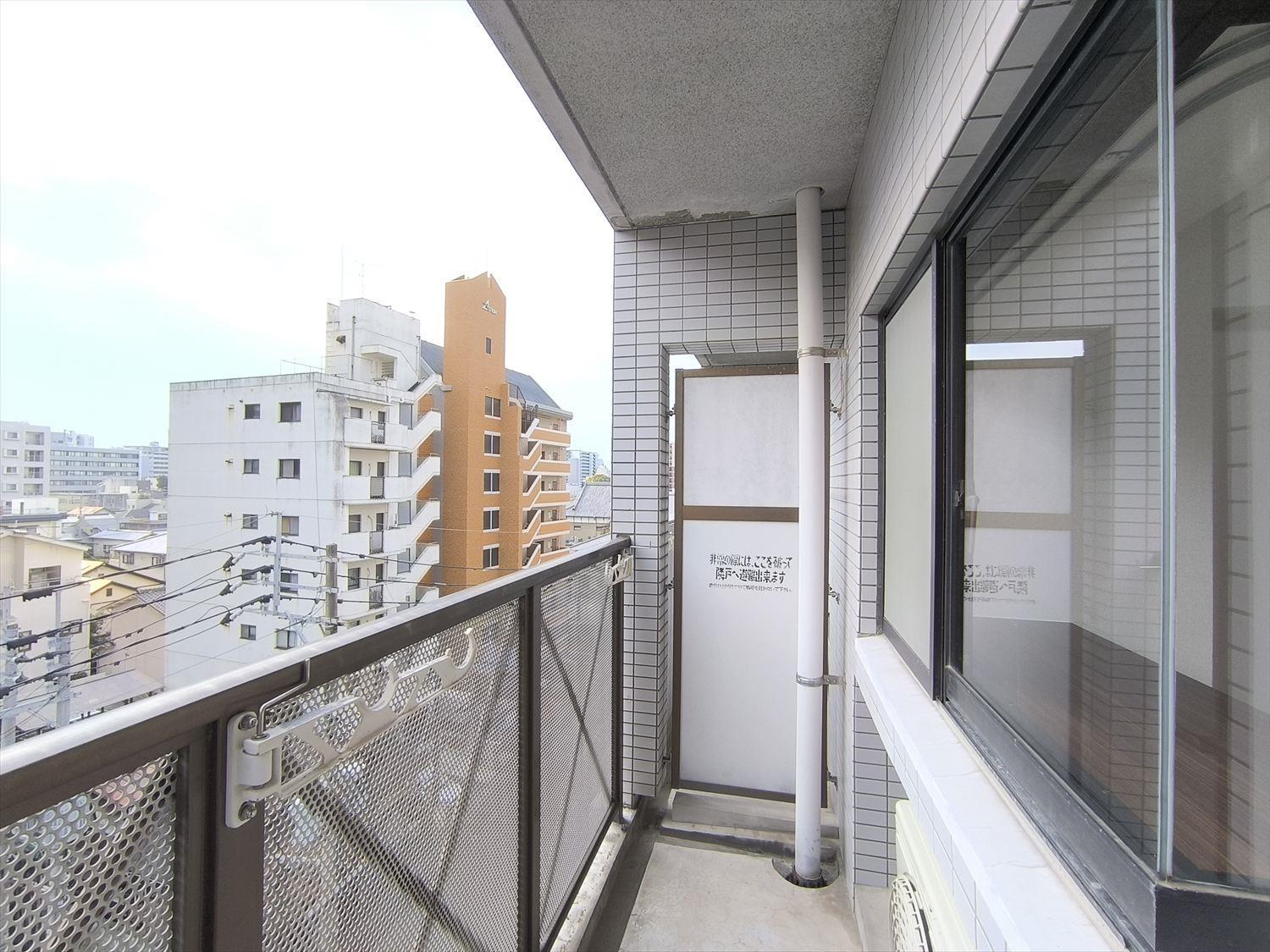 バルコニー　同じ間取りの別部屋の写真です。