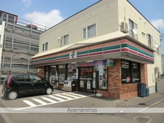 コンビニ　セブンイレブン（コンビニ）まで843m