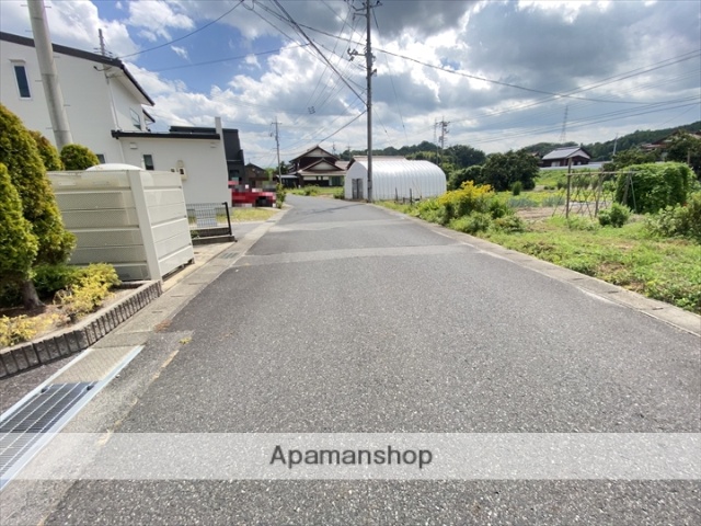 その他　前面道路（その他）まで0m