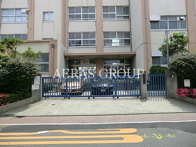 中学校　足立区立東綾瀬中学校（中学校）まで564m