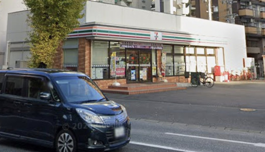 コンビニ　セブンイレブン 博多比恵町店（コンビニ）まで315m