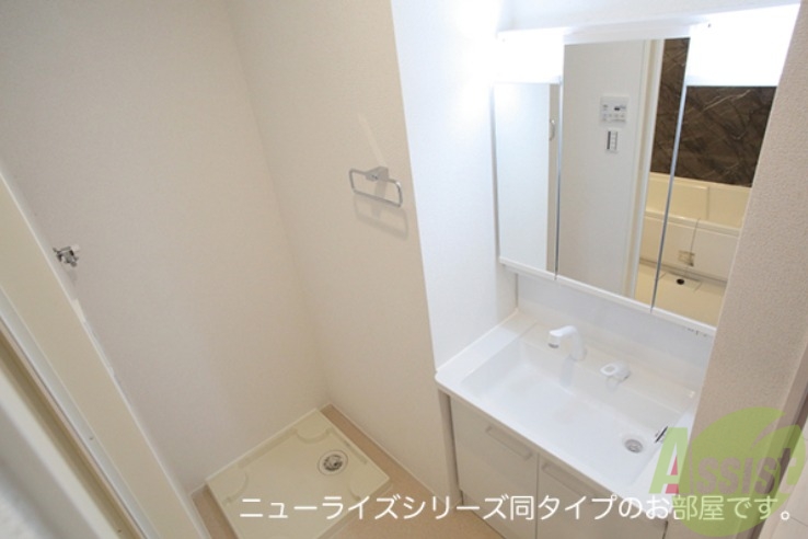 洗面設備　建築中の同タイプのお写真を使用しております。