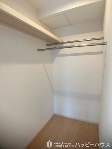 収納　同物件の反転タイプのお部屋のお写真です。現況優先でお願いしま