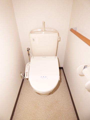 トイレ　※写真は他号室です