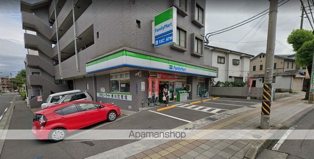 コンビニ　ファミリーマート（コンビニ）まで1411m