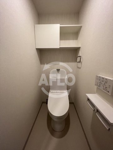 トイレ　ビオトープ味原町　温水洗浄便座
