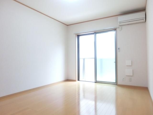 その他部屋・スペース　南向きの明るいお部屋