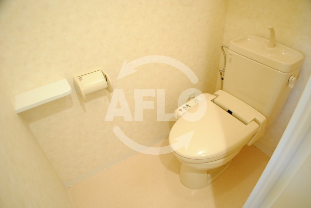 トイレ　シャルムヒルズ南森町　温水洗浄便座
