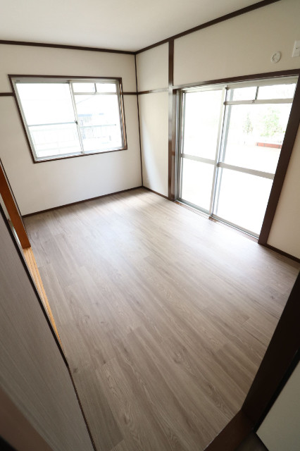 その他　6帖の洋室です