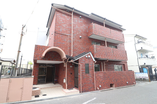 建物外観　リノベーション物件です