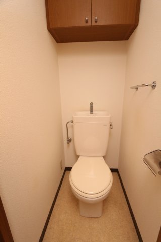 トイレ　参考写真（同物件別部屋）
