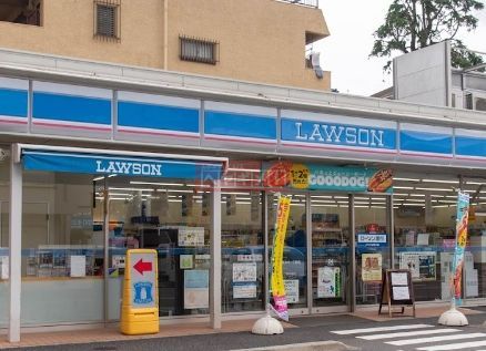 コンビニ　ローソン鵜の木一丁目店（コンビニ）まで390m