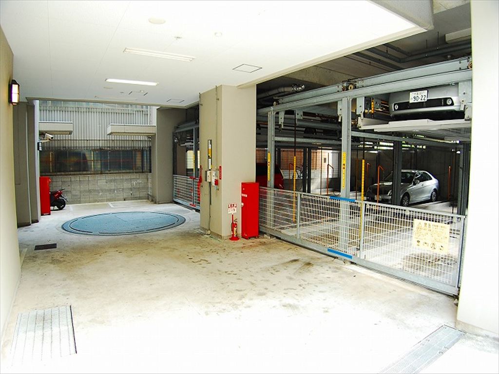 その他共有部分　アーデンタワー新町　駐車場