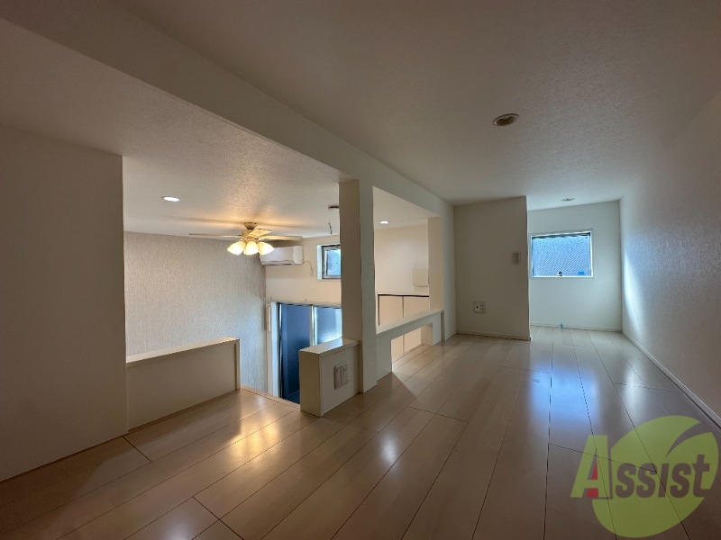 その他部屋・スペース　ロフトは５．３帖のございます。お好きにお使い下さいませ