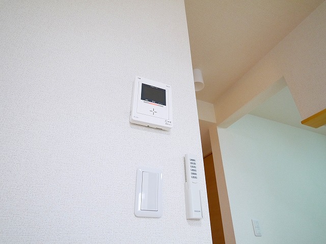 セキュリティ　お顔が見えるモニター付きインターホンで安心。