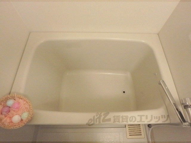 バス・シャワールーム　浴槽
