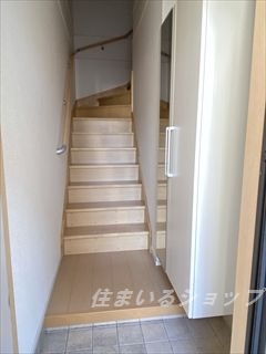 玄関　ミラー付き大型シューズボックス