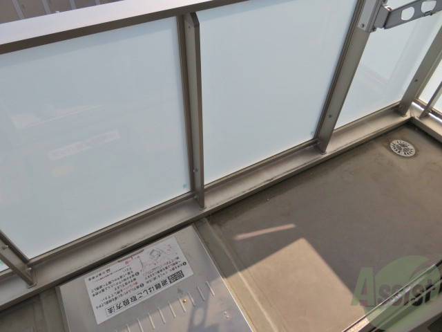 バルコニー　洗濯物がたくさん干せるバルコニーで嬉しいですね。