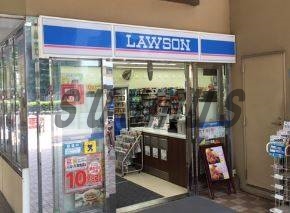 コンビニ　ローソン 京王プレッソイン新宿店（コンビニ）まで696m
