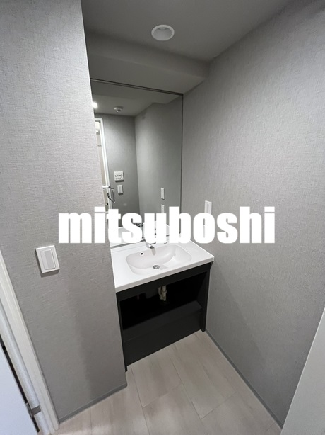 洗面設備　室内写真全て別間取り写真です