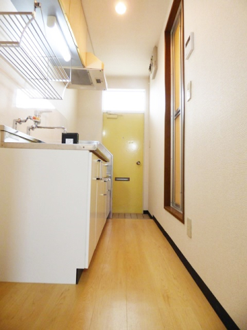 キッチン　※写真は他号室です
