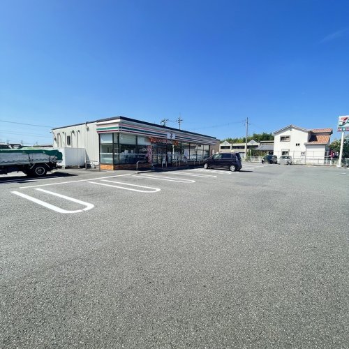 コンビニ　セブンイレブン八代インター店（コンビニ）まで63m