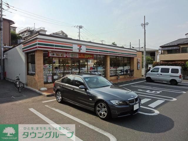 コンビニ　セブンイレブン八王子上野町店（コンビニ）まで110m