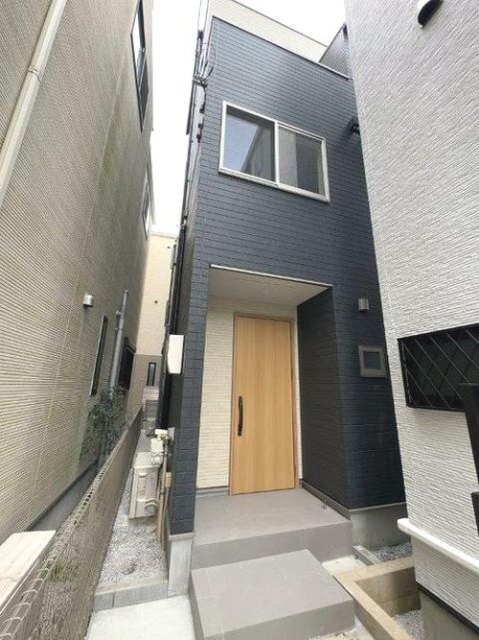 建物外観　駅から徒歩１１分です