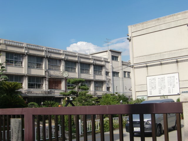 中学校　大阪市立十三中学校（中学校）まで71m