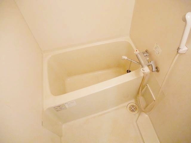 バス・シャワールーム　一日の汗や疲れはこちらで洗い流してください
