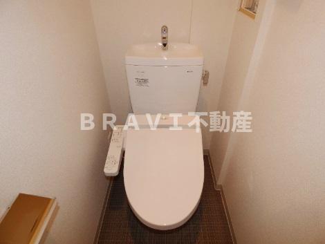 トイレ　【プレサンス京町堀ノース】落ち着いたトイレです