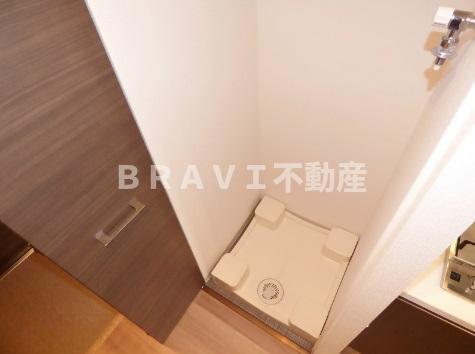 その他設備　【プレサンス京町堀ノース】洗濯機置き場