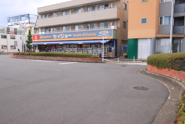 ドラックストア　ココカラファイン　東船橋店（ドラッグストア）まで600m