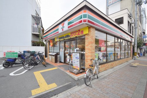 コンビニ　セブンイレブン 大阪清水駅前店（コンビニ）まで150m