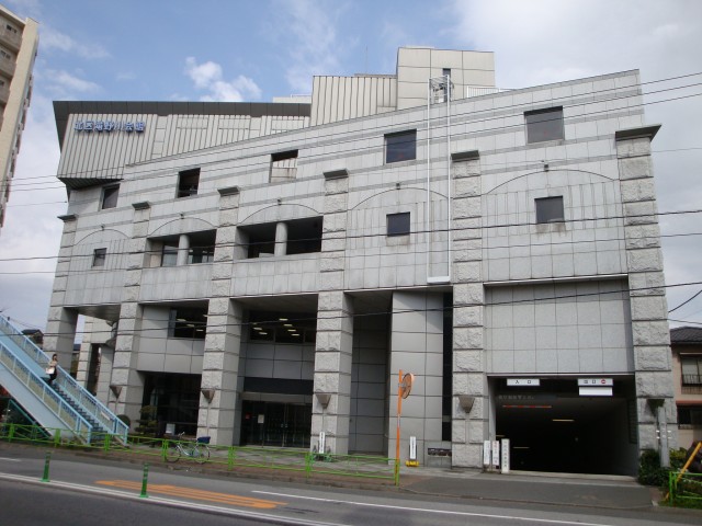 図書館　北区立滝野川図書館（図書館）まで421m